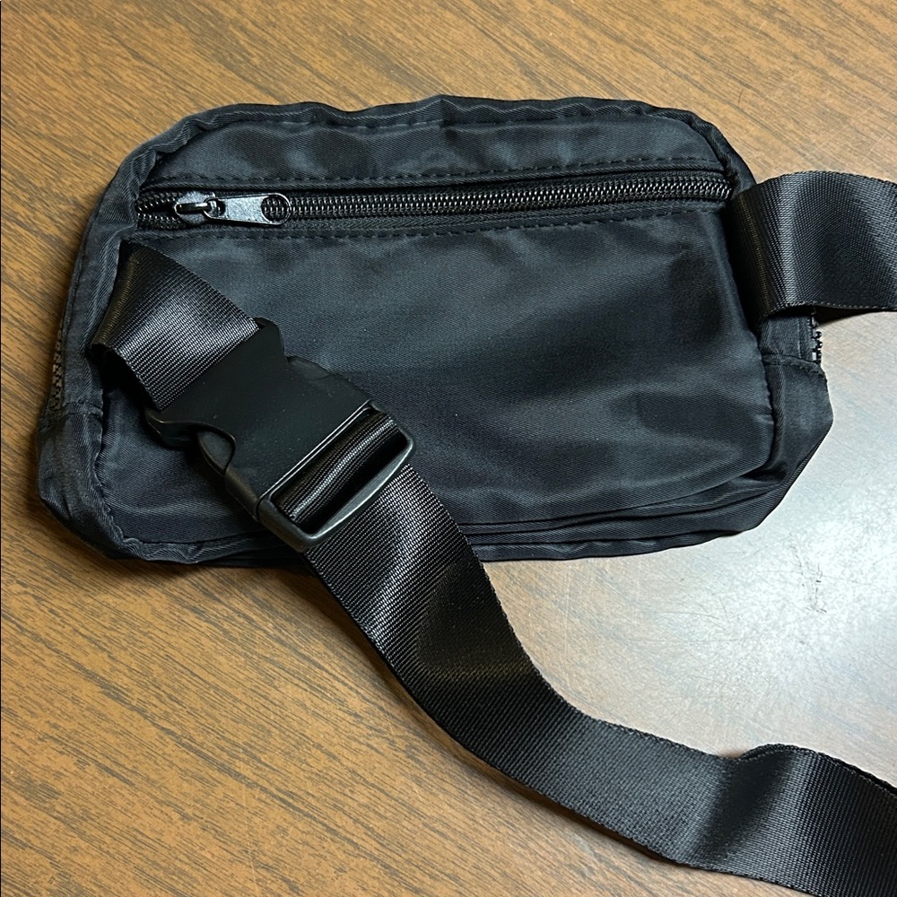 New, EKU waist bag - Picture 4 of 5